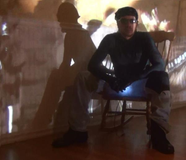 Rango's Glovs Glowing with Mojo