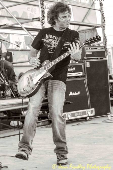 1185741_331810076965686_303192677_n